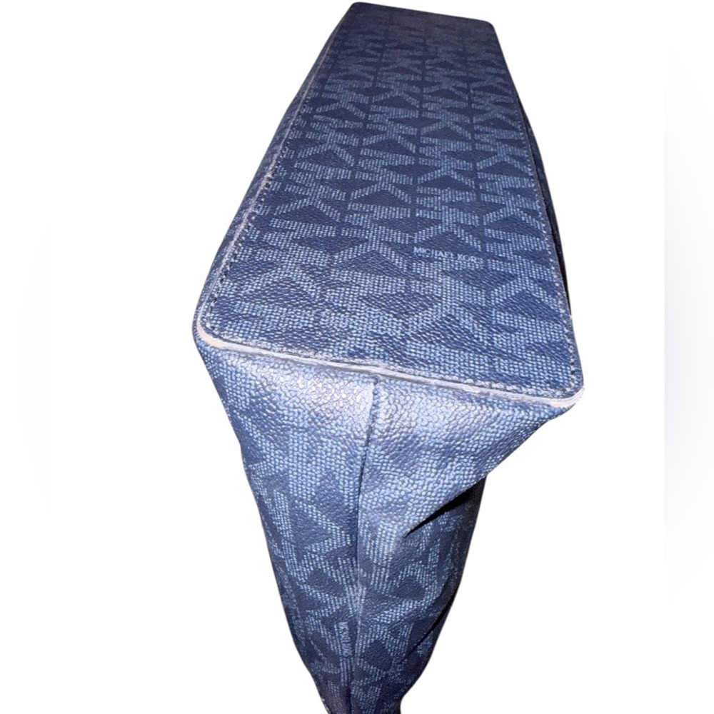 Michael Michael Kors Bedford Large Signature Pocket Tote Bag - Picture 7 of 9